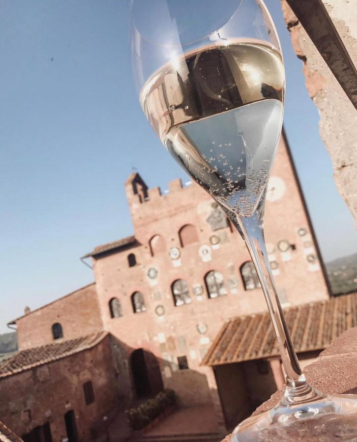 Antica Torre Del Borgo Bed & Breakfast Certaldo Bagian luar foto