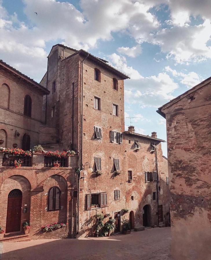 Antica Torre Del Borgo Bed & Breakfast Certaldo Bagian luar foto