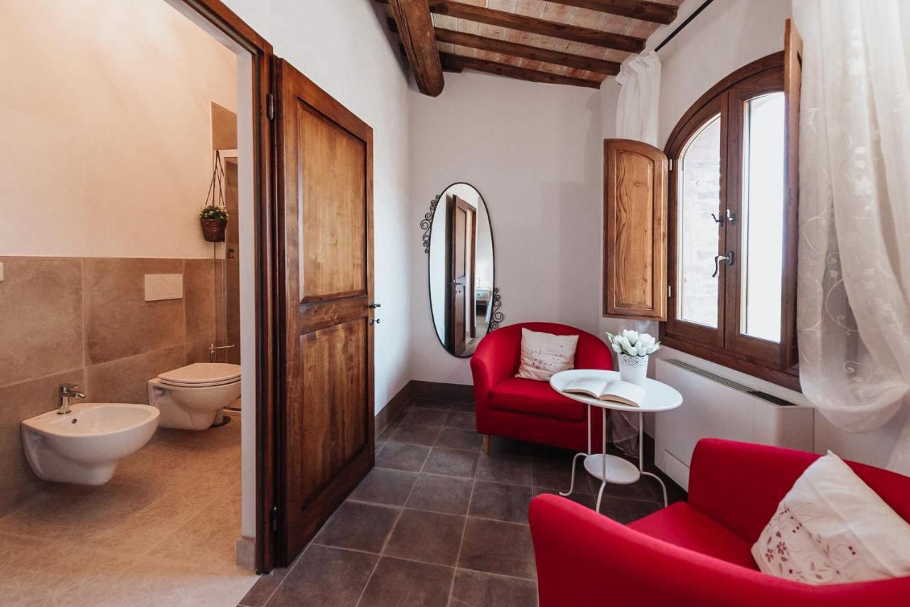 Antica Torre Del Borgo Bed & Breakfast Certaldo Bagian luar foto