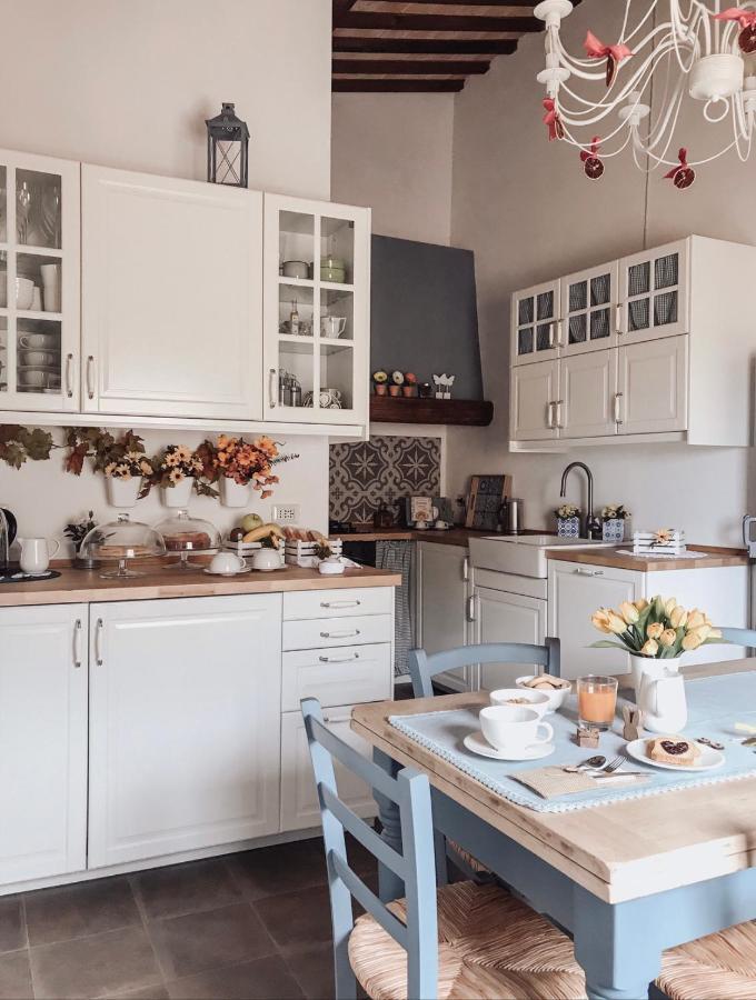Antica Torre Del Borgo Bed & Breakfast Certaldo Bagian luar foto