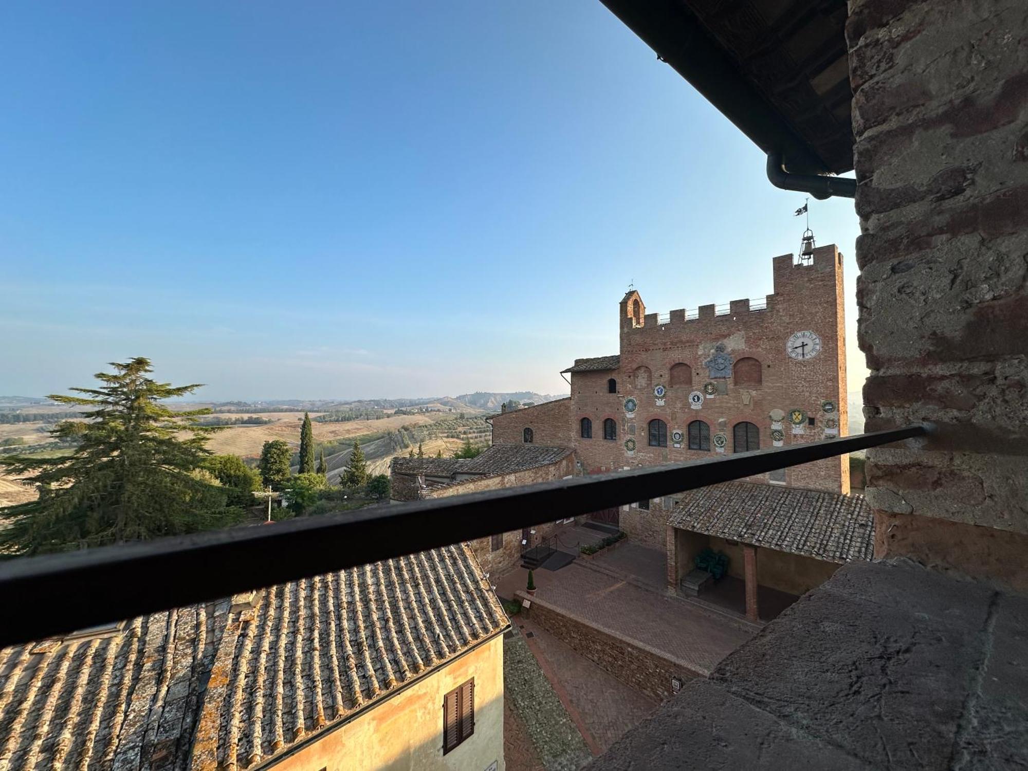 Antica Torre Del Borgo Bed & Breakfast Certaldo Bagian luar foto